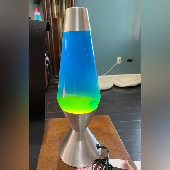 XL Lava Lamp 16.3” - Picture 4 of 9